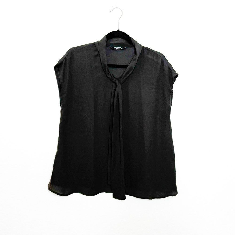 Zeagoo Women's Black Cap Sleeve Blouse with Tie Neck Size Medium